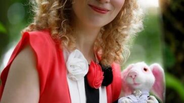 "Quatro Décadas de 'Cercasi Susan Disperatamente': Como o Filme de Madonna Continua a Desafiar Normas de Identidade e Feminismo"
