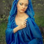 "Filha de Madonna desafia padrões de beleza com ousadia nas redes sociais: o que isso revela sobre a nova geração?"