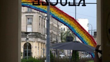 "Incidente de Crime de Ódio em Loja LGBTQ+ em York: O Que Sabemos Até Agora?"