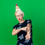 "Os 39 Anos de Lady Gaga: Como a Icone da Música Superou Bullying e Transformou Desafios em Empoderamento"