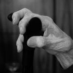 Ariana Grande Revela Nova Faceta em Curta-Metragem que Explora Memórias e Autodescoberta: O Que Está por Trás de 'Brighter Days Ahead'?