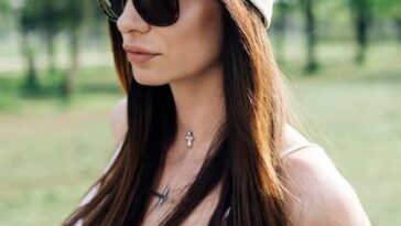 "Bandana: O Acessório que Promete Dominar a Moda Primavera 2025 e a Influência das Celebridades"