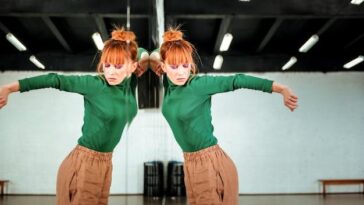 "Lynn Herring Agita Redes Sociais com Dança Inusitada: O Que Está por Trás do Mistério do Grande Anúncio?"
