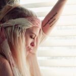 Ariana Grande Expande Narrativa Musical com 'Eternal Sunshine Deluxe': O Que Esperar do Novo Álbum e Curta-Metragem?