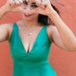 "Como Celebridades Estão Redefinindo a Moda: Tendências, Looks Impactantes e a Influência da Comunidade LGBT+"