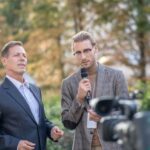 "Daniel Craig Revela Desafios e Reflexões Sobre Cenas Íntimas em 'Queer': O Que Isso Significa para Sua Carreira e Representação no Cinema?" 13 "Daniel Craig Revela Desafios e Reflexões Sobre Cenas Íntimas em 'Queer': O Que Isso Significa para Sua Carreira e Representação no Cinema?"