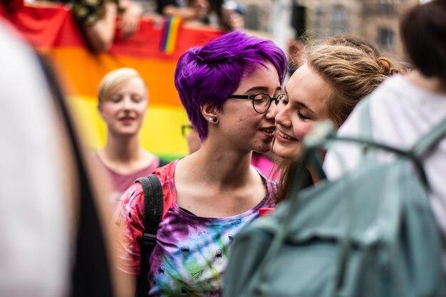 "Como um Concerto Histórico em Portland Reuniu Mais de 400 Performers para Celebrar a Resiliência da Comunidade LGBTQ+"