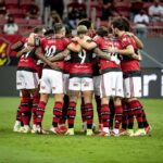 "Justiça Impõe Tornozeleira a Ex-Conselheiro do Flamengo Após Ataque Homofóbico: O Que Isso Significa para o Futebol Brasileiro?"