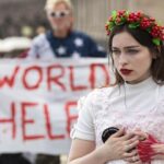 "Fechamento da Fundação Elton John na Rússia: O Impacto da Repressão à Comunidade LGBTQIA+ e a Epidemia de HIV"