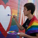 "Mostra Internacional Drag King Queer em São Francisco: A Arte como Resistência em Tempos de Retrocesso Político"