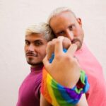 "Como 'Modernos de Meia Idade' Redefine a Comédia sobre Amizade e Maturidade na Comunidade Gay"
