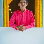"Zarna Garg: A Comediante que Transforma Desafios Familiares em Humor no Cinema com 'A Nice Indian Boy'"