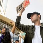 "Marcha 'Hands Off' em Nova York: Protesto Nacional Reforça Luta pelos Direitos Trans e Inclusão em Tempos de Crise"