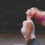 Ariana Grande Adota Novo Visual em Curta-Metragem: O Que a Mudança de Cabelo Revela Sobre Sua Carreira? 13 Ariana Grande Adota Novo Visual em Curta-Metragem: O Que a Mudança de Cabelo Revela Sobre Sua Carreira?