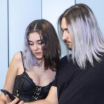 "Khloé Kardashian Revela Atração por Hairstylist em Episódio de 'The Kardashians': O Que Isso Significa para Sua Vida Amorosa?"