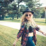 "Madonna Pedala pelo Central Park: Como a Rainha do Pop Mantém sua Saúde e Estilo em Meio a Desafios"
