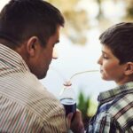 "Acordo entre Ricky Martin e sobrinho encerra disputa legal: o que isso revela sobre conflitos familiares e saúde mental?"