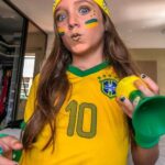 "Como uma fã mexicana com camiseta do Club América se tornou um fenômeno viral no Coachella e o que isso revela sobre a interseção entre cultura pop e esportes"