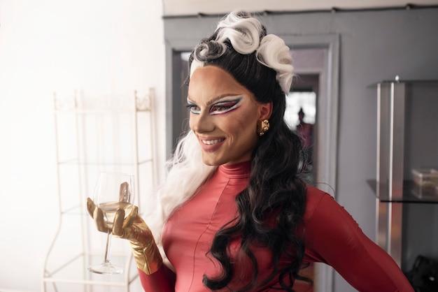 "Conflito entre 'Boston Rob' e Bob the Drag Queen: O que a quebra de confiança revela sobre a dinâmica de 'The Traitors'"