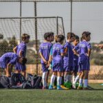 Homofobia em futebol infantil: casos chocantes nas categorias de base 12 Abusos homofóbicos em partidas de futebol infantil revelam um ambiente tóxico que precisa mudar urgentemente