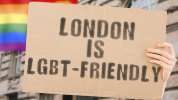 Milhares ocupam as ruas de Londres para defender os direitos das pessoas trans contra retrocesso legal