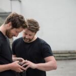 Edimburgo: guia para explorar a cidade com olhar LGBTQIA+ 13 Descubra os cantinhos queer, cafés, bares e espaços culturais que fazem de Edimburgo um destino vibrante e acolhedor