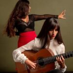 Evento celebra o poder feminino na música latina com prêmios para Anitta e Selena Gomez