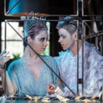 Designer americano assina os visuais cheios de brilho e fantasia para o show ‘Blinded by Delight’ no Friedrichstadt-Palast