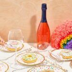 Com elenco brilhante e toque contemporâneo, o remake aborda amor, família e identidade LGBTQIA+ com sensibilidade e humor