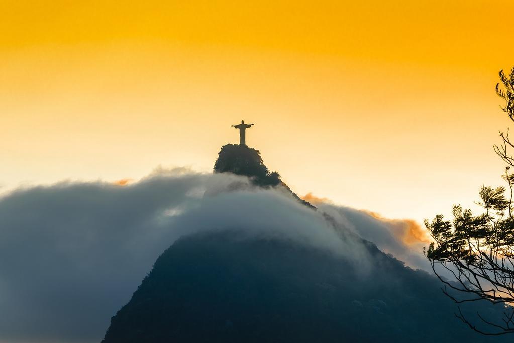 Mais de 2 milhões de pessoas celebravam no show quando plano de ataque foi desarticulado pela polícia do Rio
