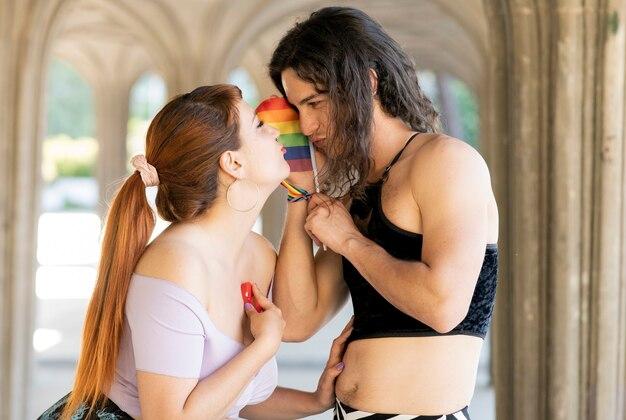 A mostra irreverente de S.D.S celebra humor, nudez e cultura no coração da cena queer belga