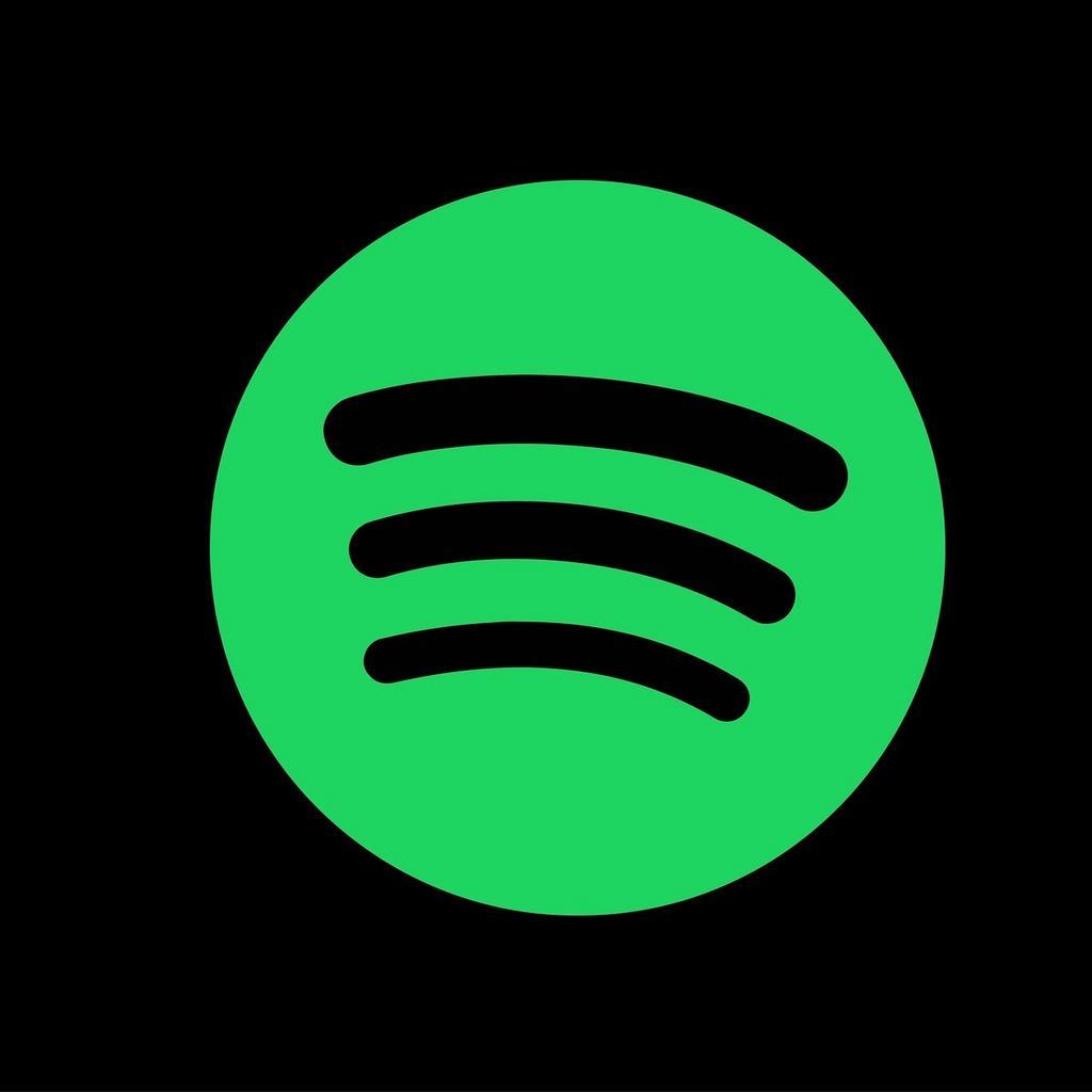 Mesmo sem lançar músicas novas, Taylor domina o Spotify com milhões de ouvintes mensais, conquistando seu espaço no coração dos fãs LGBTQIA+