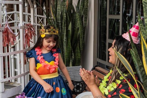Anitta Ruiz revela detalhes do encontro com a herdeira espanhola durante sua jornada pelo mar