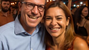 Imagem do prefeito Lorenzo Pazolini e da vice Cris Samorini em clima descontraído gera repercussão e questionamentos