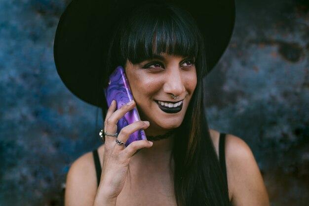 Novo clipe da artista traz referências sci-fi e reforça a era ‘Eternal Sunshine’ com estética poderosa