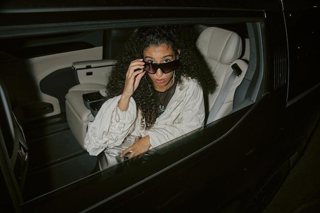 Cantora mantém a calma e encanta fãs LGBTQIA+ ao superar imprevisto aéreo no tour Cowboy Carter