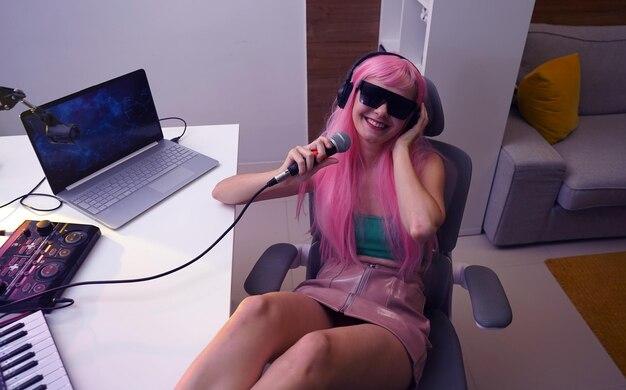 Noite de glamour e drag celebra lançamento do álbum de Kesha em Yellowknife 12 YK’s Underground prepara festa imperdível com performances drag e dance party para fãs de Kesha