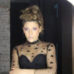 Marina Sena arrasa com look sexy na festa de aniversário de Liniker 13 Cantora brilha com body ultracavado e casaco de pele em celebração cheia de estilo e afeto