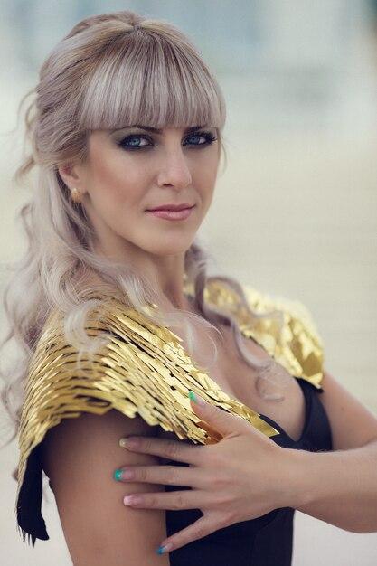 Campeã feminina da WWE revela paixão por Britney Spears e Lady Gaga para sua música de entrada