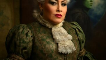 Primeira drag queen a interpretar o icônico papel, Gloria Groove representa avanço LGBTQIA+ no teatro brasileiro