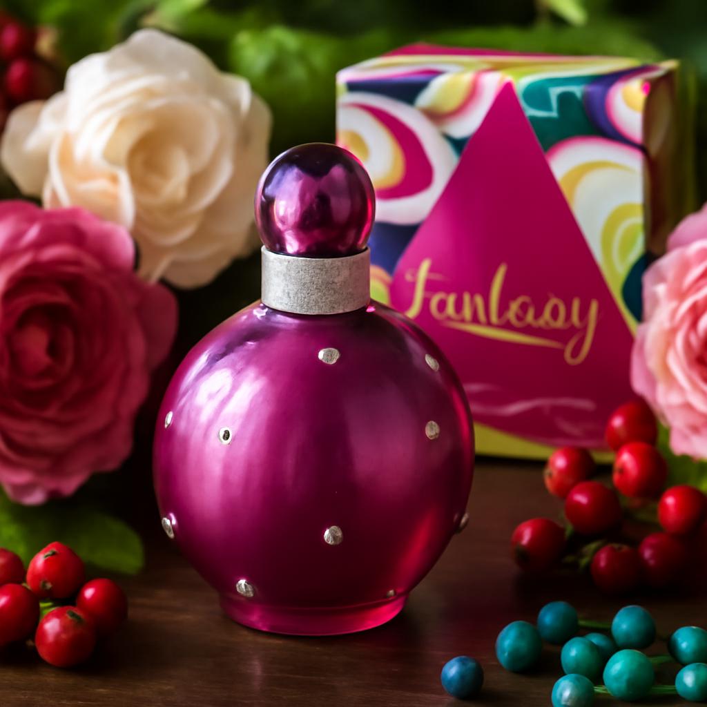 Descubra como garantir a fragrância Britney Spears Fantasy com um super desconto e arrase com um perfume doce e marcante.