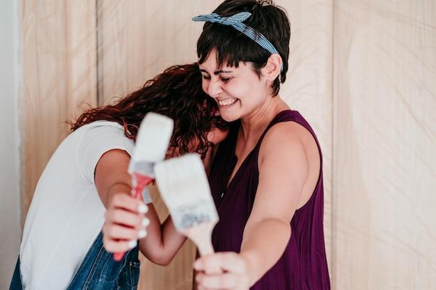 Dupla sertaneja mistura sertanejo e pop com clipe de Ariana Grande e viraliza nas redes sociais