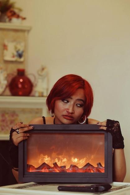 Atriz e cantora surpreende ao remixar ‘16 Carriages’ como ‘16 Candles’ e viraliza com momento divertido
