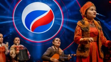 Evento em Moscou desafia o Eurovision com foco em identidade nacional e crítica à cultura ocidental