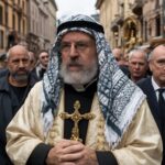 Símbolo palestino usado por sacerdote em evento litúrgico provoca debate sobre fé e política