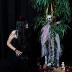 Descubra como a aterrorizante Ilha das Bonecas no México serviu de cenário para o videoclipe de Lady Gaga dirigido por Tim Burton
