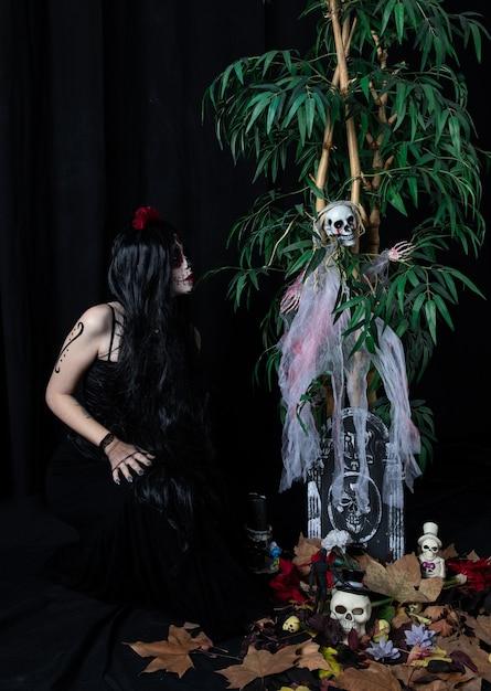 Descubra como a aterrorizante Ilha das Bonecas no México serviu de cenário para o videoclipe de Lady Gaga dirigido por Tim Burton