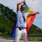 Ex-prefeito do Rio foi punido por ordenar recolhimento de quadrinhos com beijo LGBTQIA+ na Bienal do Livro