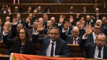 Nova emenda constitucional restringe direitos de casais LGBTQIA+ e endurece regras para transição de gênero