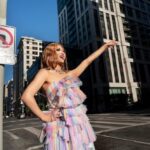 Popstar apresenta espetáculo intenso e íntimo, convidando o público LGBTQIA+ a abraçar suas múltiplas faces